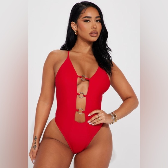NWT Fashion Nova Gabriela Cut Out 1 Piece Swimsuit - Red Plus Size 2X - Picture 1 of 8